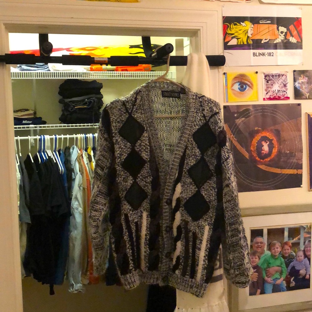 Vintage 80’s Street Scene sweater.